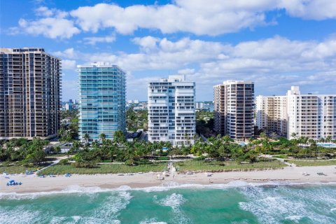 Condominio en venta en Bal Harbour, Florida, 2 dormitorios, 310.29 m2 № 1000181 - foto 3