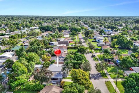 House in Cutler Bay, Florida 3 bedrooms, 91.04 sq.m. № 1381679 - photo 27