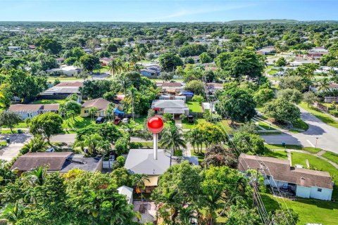 House in Cutler Bay, Florida 3 bedrooms, 91.04 sq.m. № 1381679 - photo 26