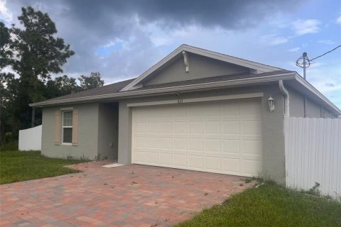 House in Lehigh Acres, Florida 4 bedrooms, 139.26 sq.m. № 1370231 - photo 1