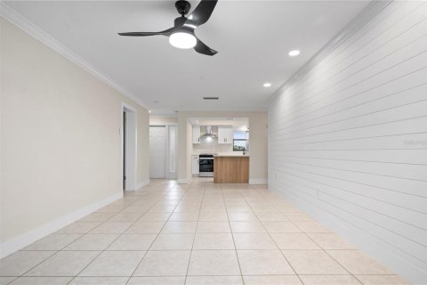 Condo in Punta Gorda, Florida, 2 bedrooms  № 950515 - photo 12