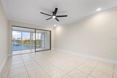 Condo in Punta Gorda, Florida, 2 bedrooms  № 950515 - photo 19