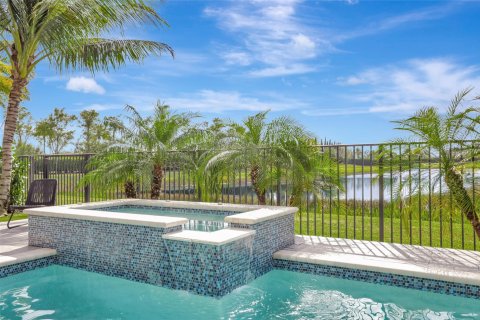 House in Boca Raton, Florida 5 bedrooms, 495.17 sq.m. № 1099142 - photo 24