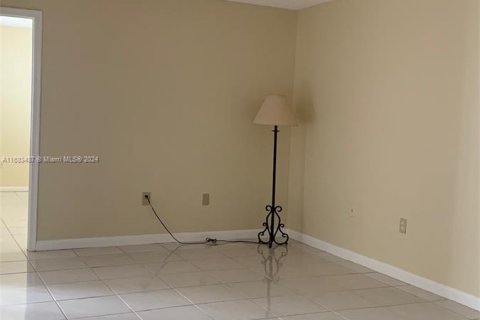 Townhouse in Miami, Florida 2 bedrooms, 102.19 sq.m. № 1418614 - photo 9