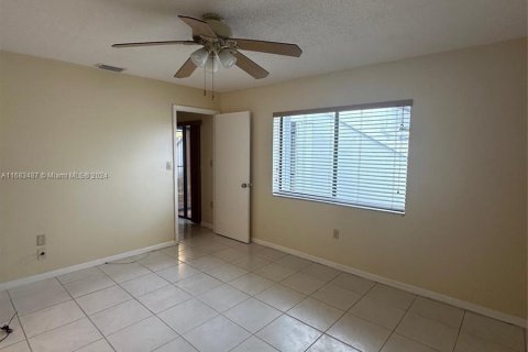 Townhouse in Miami, Florida 2 bedrooms, 102.19 sq.m. № 1418614 - photo 13