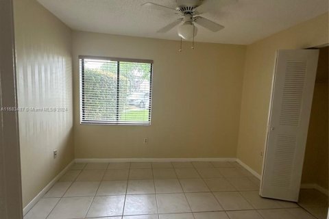 Townhouse in Miami, Florida 2 bedrooms, 102.19 sq.m. № 1418614 - photo 6