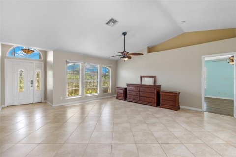 Casa en venta en Cape Coral, Florida, 3 dormitorios, 146.6 m2 № 1301990 - foto 6