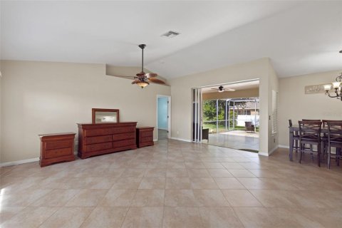 Casa en venta en Cape Coral, Florida, 3 dormitorios, 146.6 m2 № 1301990 - foto 3