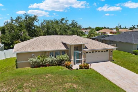 Casa en venta en Cape Coral, Florida, 3 dormitorios, 146.6 m2 № 1301990 - foto 29