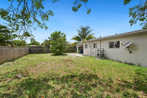 House in Fort Lauderdale, Florida 3 bedrooms, 107.77 sq.m. № 1372673 - photo 18