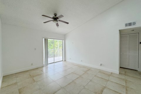 Condo in Tamarac, Florida, 2 bedrooms  № 1186588 - photo 20