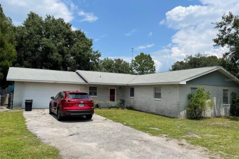 House in Lutz, Florida 4 bedrooms, 178 sq.m. № 1371387 - photo 1