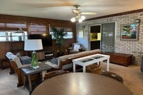 House in Lutz, Florida 4 bedrooms, 178 sq.m. № 1371387 - photo 10