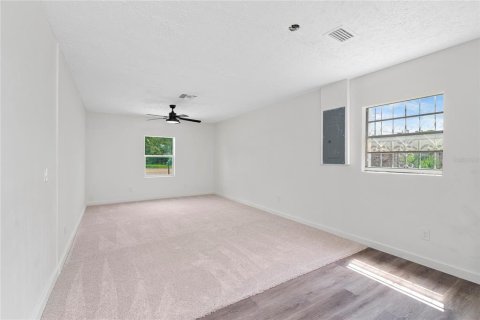 Propiedad comercial en venta en Tampa, Florida, 127.55 m2 № 1351184 - foto 25