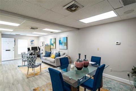 Immobilier commercial à vendre à Tampa, Floride: 604.52 m2 № 1351185 - photo 12