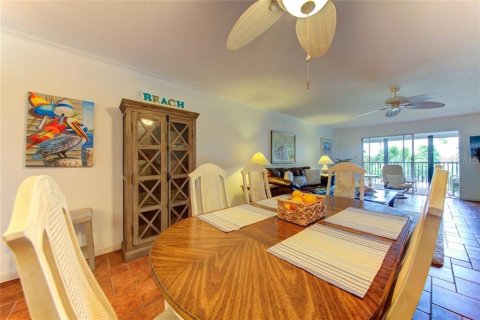 Condominio en alquiler en Sarasota, Florida, 2 dormitorios, 109.81 m2 № 234855 - foto 7