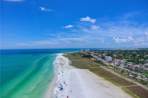 Condo in Sarasota, Florida, 2 bedrooms  № 234855 - photo 15