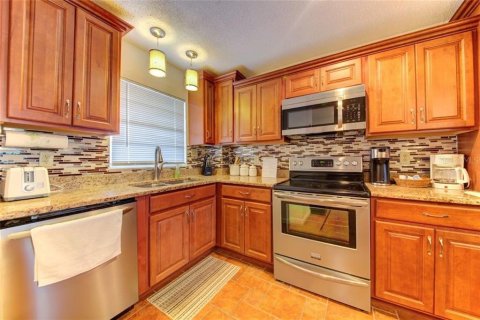 Condo in Sarasota, Florida, 2 bedrooms  № 234855 - photo 6