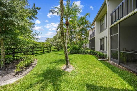 Condo in Wellington, Florida, 2 bedrooms  № 1011624 - photo 1