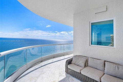 Condo in Sunny Isles Beach, Florida, 2 bedrooms  № 1382043 - photo 16