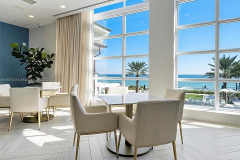 Condo in Sunny Isles Beach, Florida, 2 bedrooms  № 1382043 - photo 22