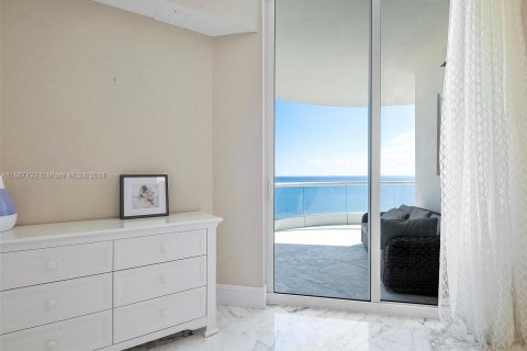 Condo in Sunny Isles Beach, Florida, 2 bedrooms  № 1382043 - photo 20