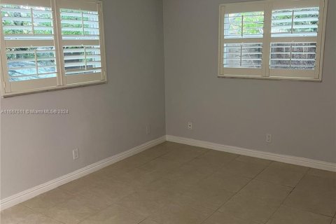 Condo in Fort Lauderdale, Florida, 2 bedrooms  № 1381951 - photo 25