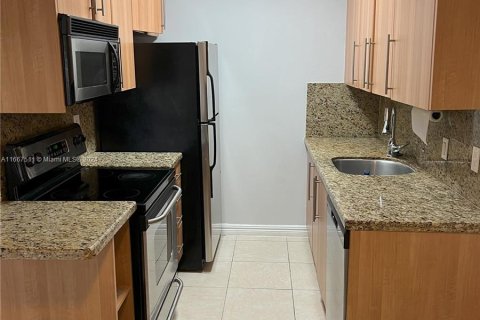 Condo in Fort Lauderdale, Florida, 2 bedrooms  № 1381951 - photo 8