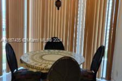 Condominio en venta en Aventura, Florida, 2 dormitorios, 167.22 m2 № 1382042 - foto 18