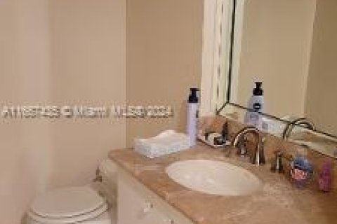 Condo in Aventura, Florida, 2 bedrooms  № 1382042 - photo 10