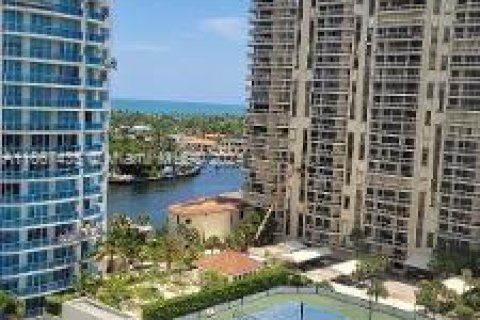 Condominio en venta en Aventura, Florida, 2 dormitorios, 167.22 m2 № 1382042 - foto 3