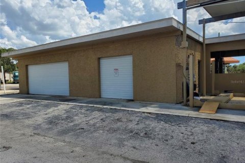 Propiedad comercial en venta en Port Charlotte, Florida, 37.16 m2 № 243287 - foto 8