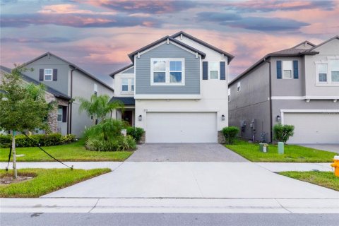 Villa ou maison à vendre à New Port Richey, Floride: 4 chambres, 257.8 m2 № 1382405 - photo 1