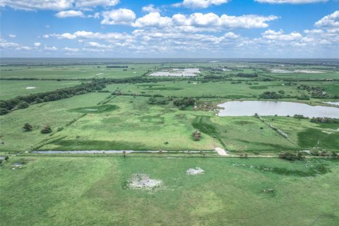 Terreno en venta en Okeechobee, Florida № 1275477 - foto 5