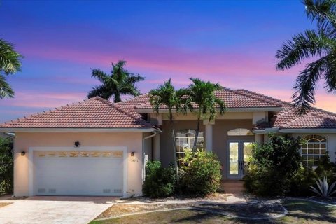 Villa ou maison à vendre à Punta Gorda, Floride: 3 chambres, 211.54 m2 № 1258969 - photo 2