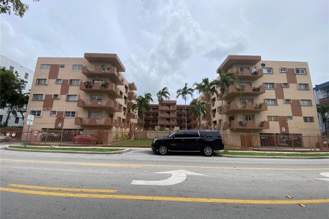 Copropriété à vendre à Hialeah, Floride: 2 chambres, 92.9 m2 № 1306419 - photo 25