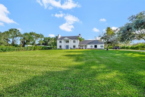 Casa en venta en Southwest Ranches, Florida, 5 dormitorios, 380.43 m2 № 880549 - foto 7
