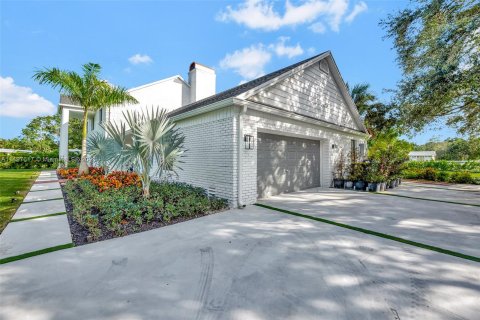 Casa en venta en Southwest Ranches, Florida, 5 dormitorios, 380.43 m2 № 880549 - foto 8