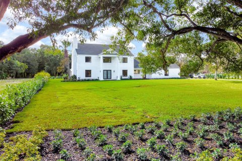 Casa en venta en Southwest Ranches, Florida, 5 dormitorios, 380.43 m2 № 880549 - foto 1