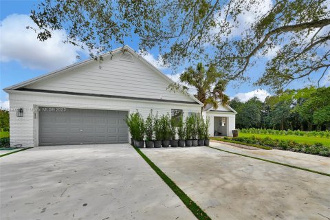 Casa en venta en Southwest Ranches, Florida, 5 dormitorios, 380.43 m2 № 880549 - foto 17
