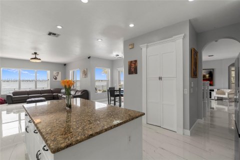 Villa ou maison à vendre à Miramar, Floride: 6 chambres, 418.43 m2 № 1150887 - photo 22