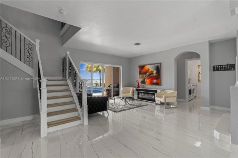Villa ou maison à vendre à Miramar, Floride: 6 chambres, 418.43 m2 № 1150887 - photo 12