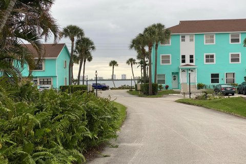 Touwnhouse à vendre à Jensen Beach, Floride: 2 chambres, 108.42 m2 № 884307 - photo 23