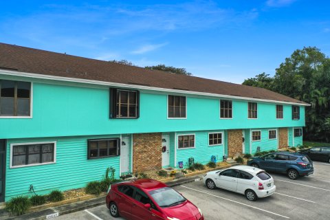 Touwnhouse à vendre à Jensen Beach, Floride: 2 chambres, 108.42 m2 № 884307 - photo 1