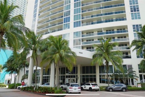 Copropriété à vendre à Hallandale Beach, Floride: 3 chambres, 145.95 m2 № 1378718 - photo 27