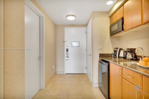 Copropriété à vendre à Sunny Isles Beach, Floride: 61.69 m2 № 1378714 - photo 6