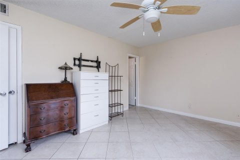 Condo in Margate, Florida, 2 bedrooms  № 945134 - photo 8