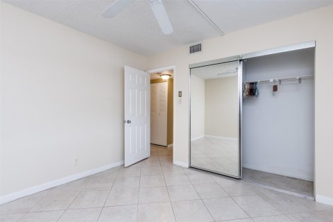 Condo in Margate, Florida, 2 bedrooms  № 945134 - photo 3