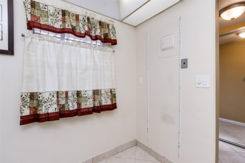 Condo in Margate, Florida, 2 bedrooms  № 945134 - photo 22
