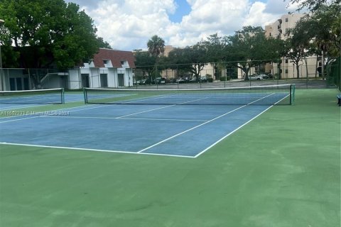 Condo in Pompano Beach, Florida, 1 bedroom  № 1220858 - photo 19